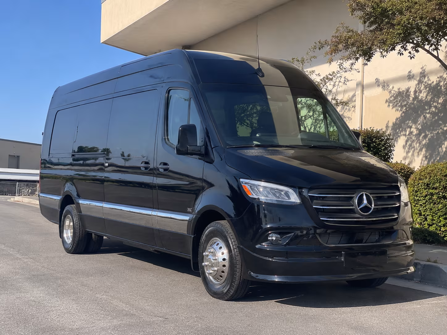 bus rental options for knoxville trips