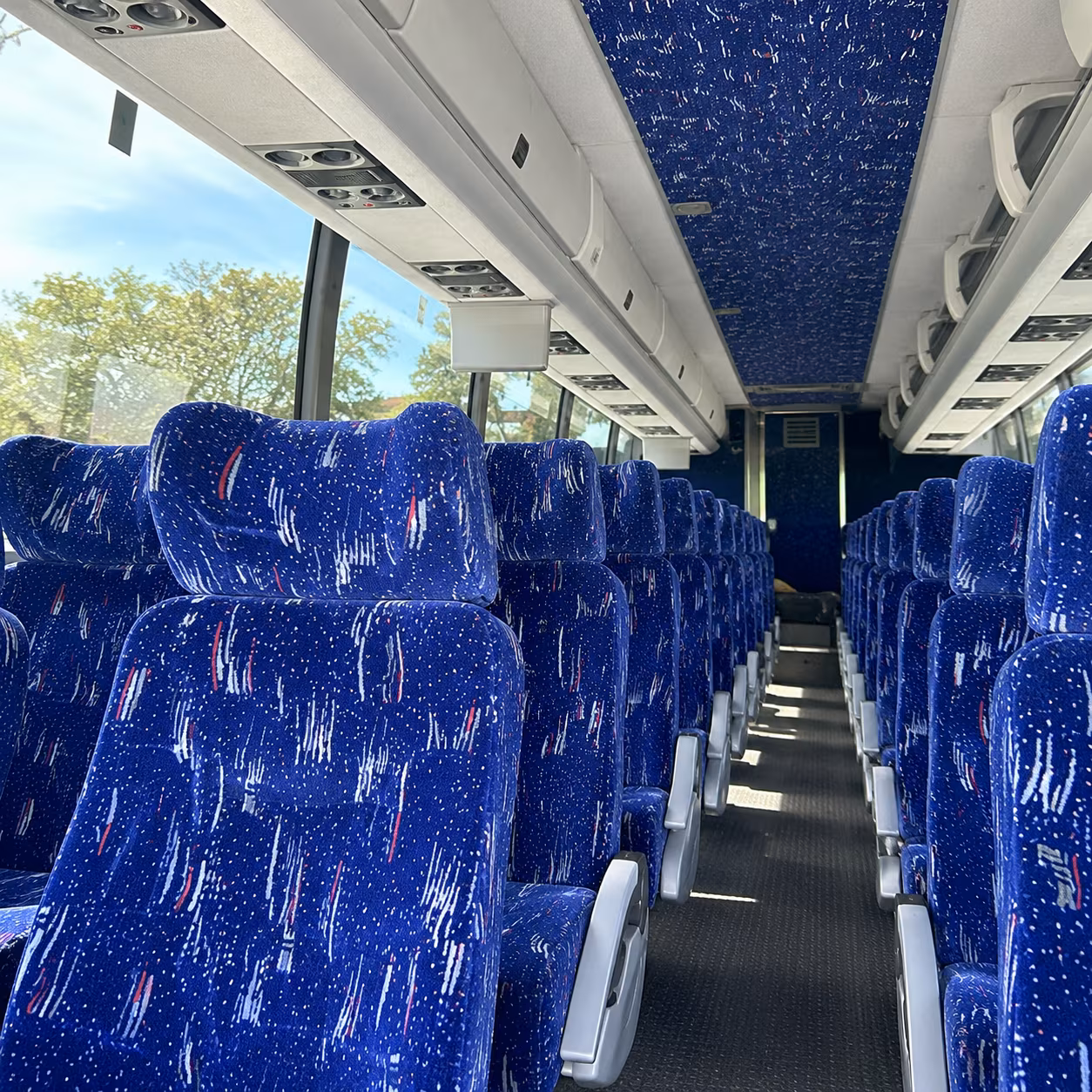 charter bus rentals for ut knoxville and college campus field trips
