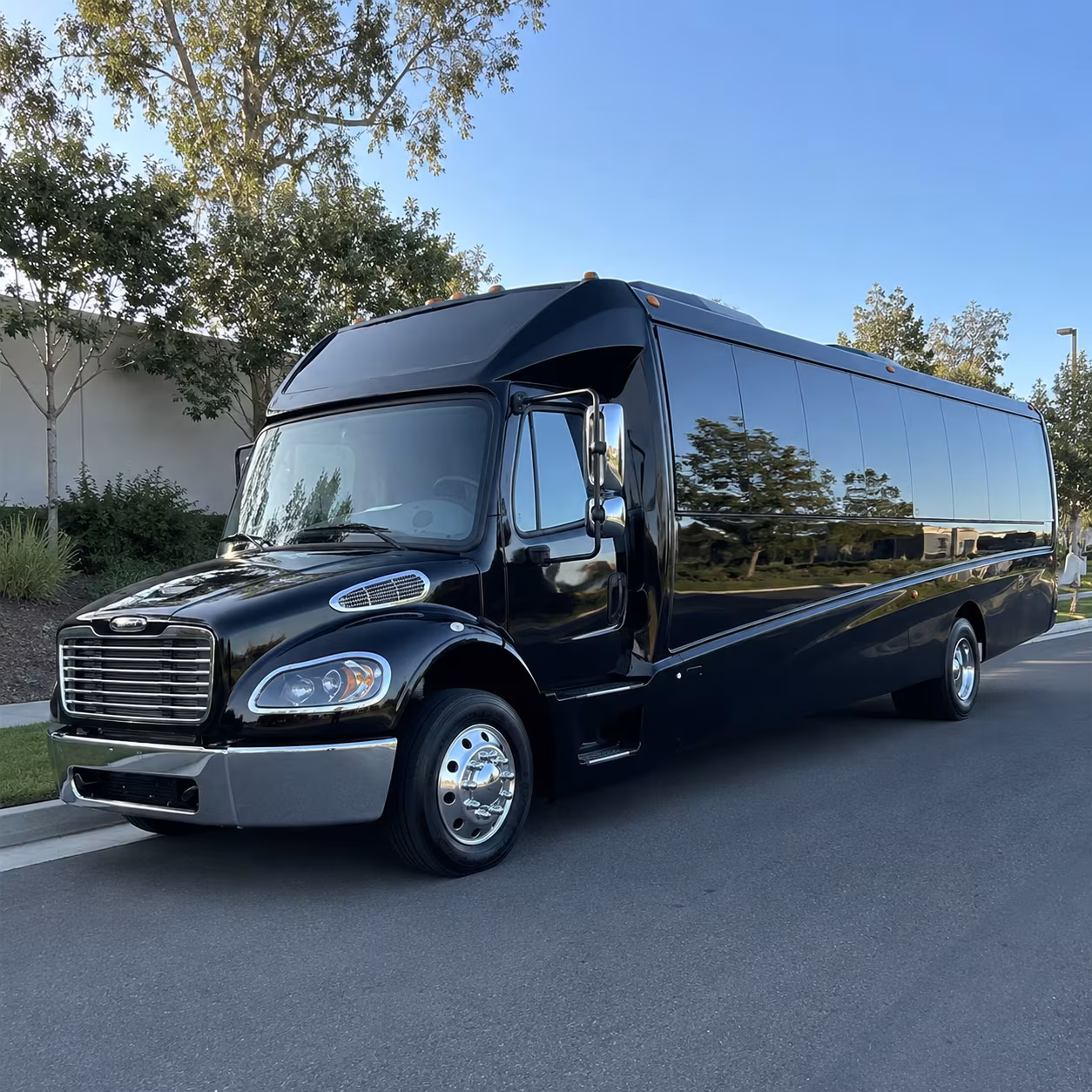knoxville 25 passenger minibus
