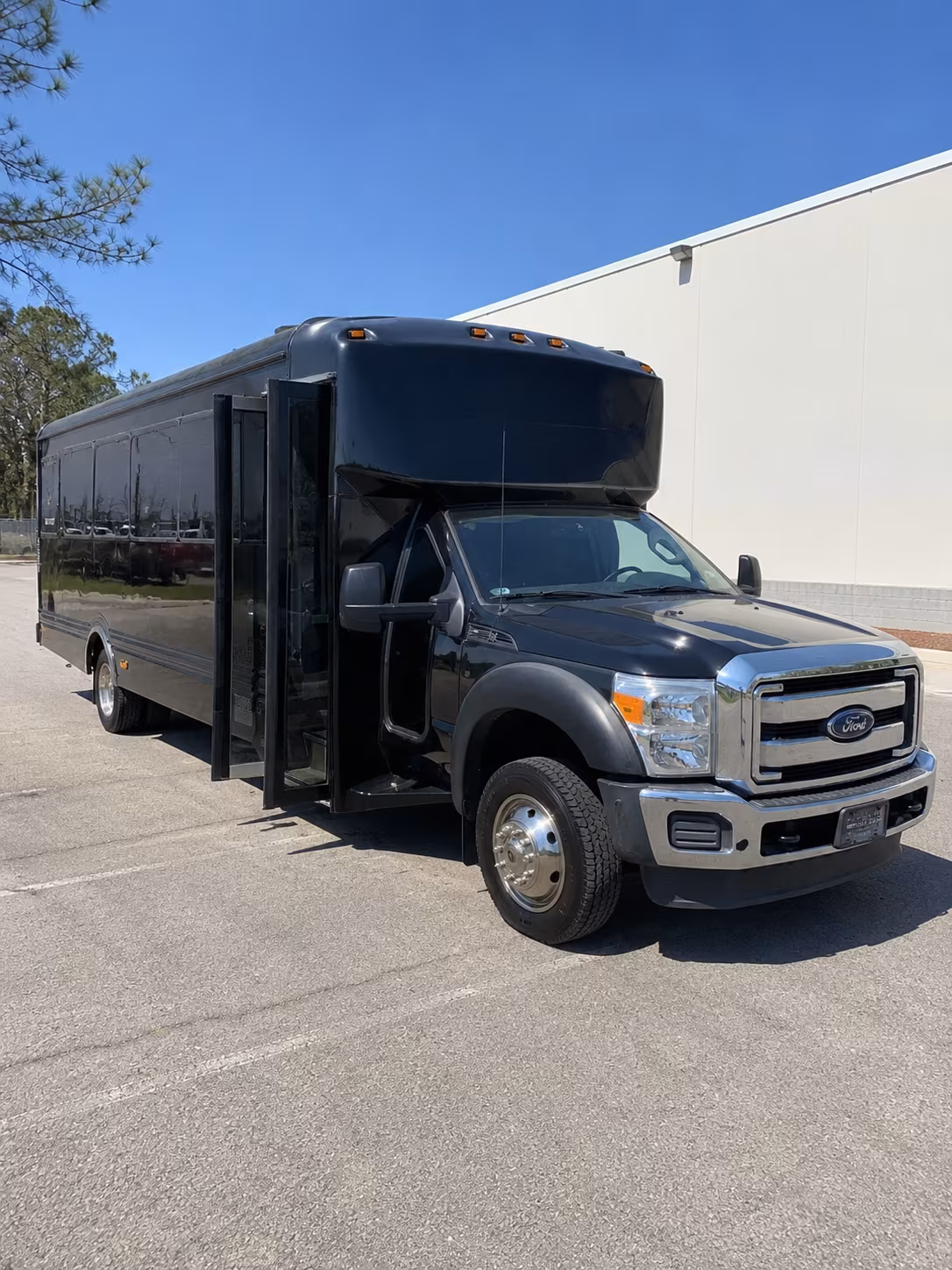 knoxville bus rental service area