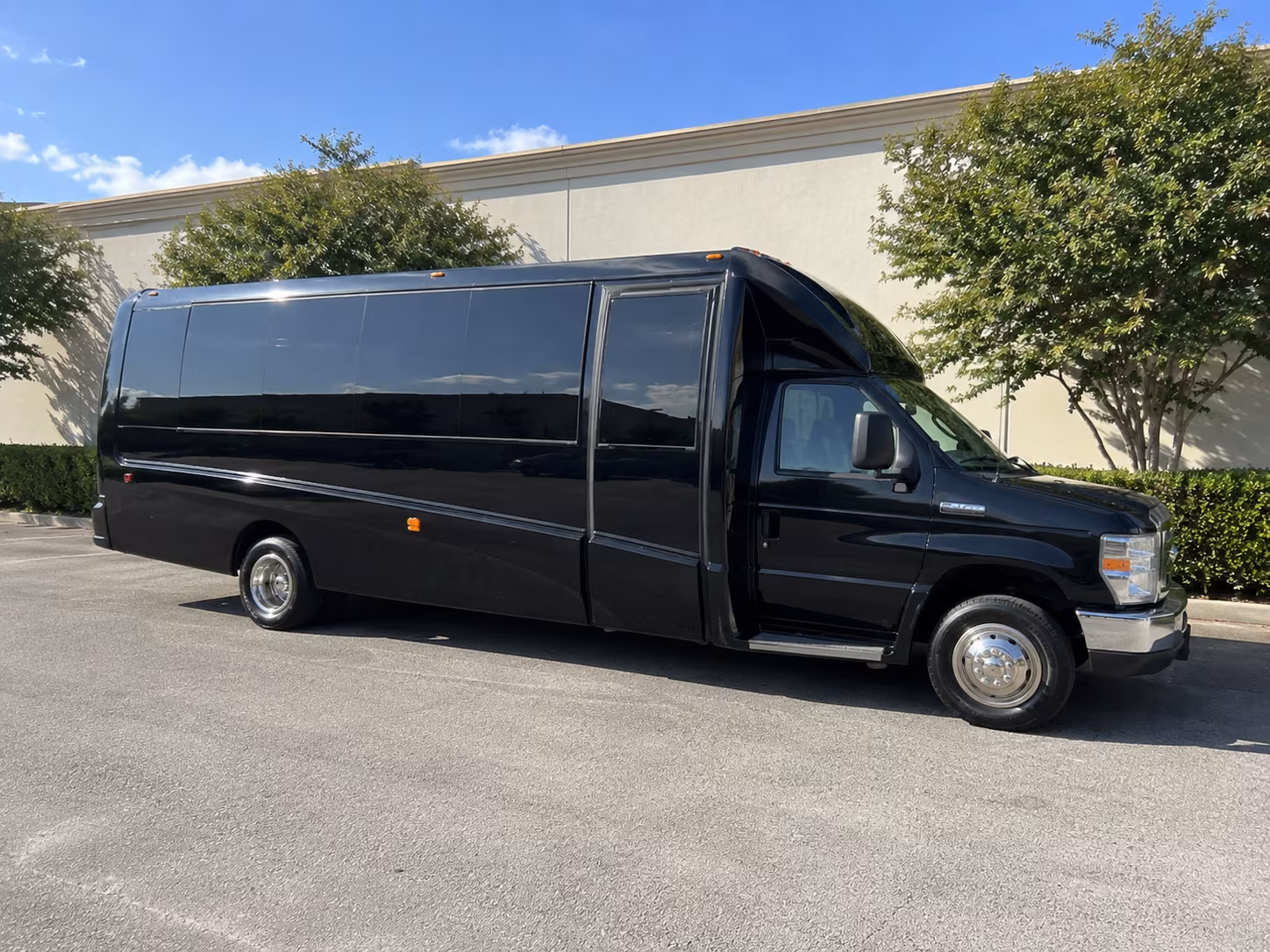 knoxville holiday party bus rental