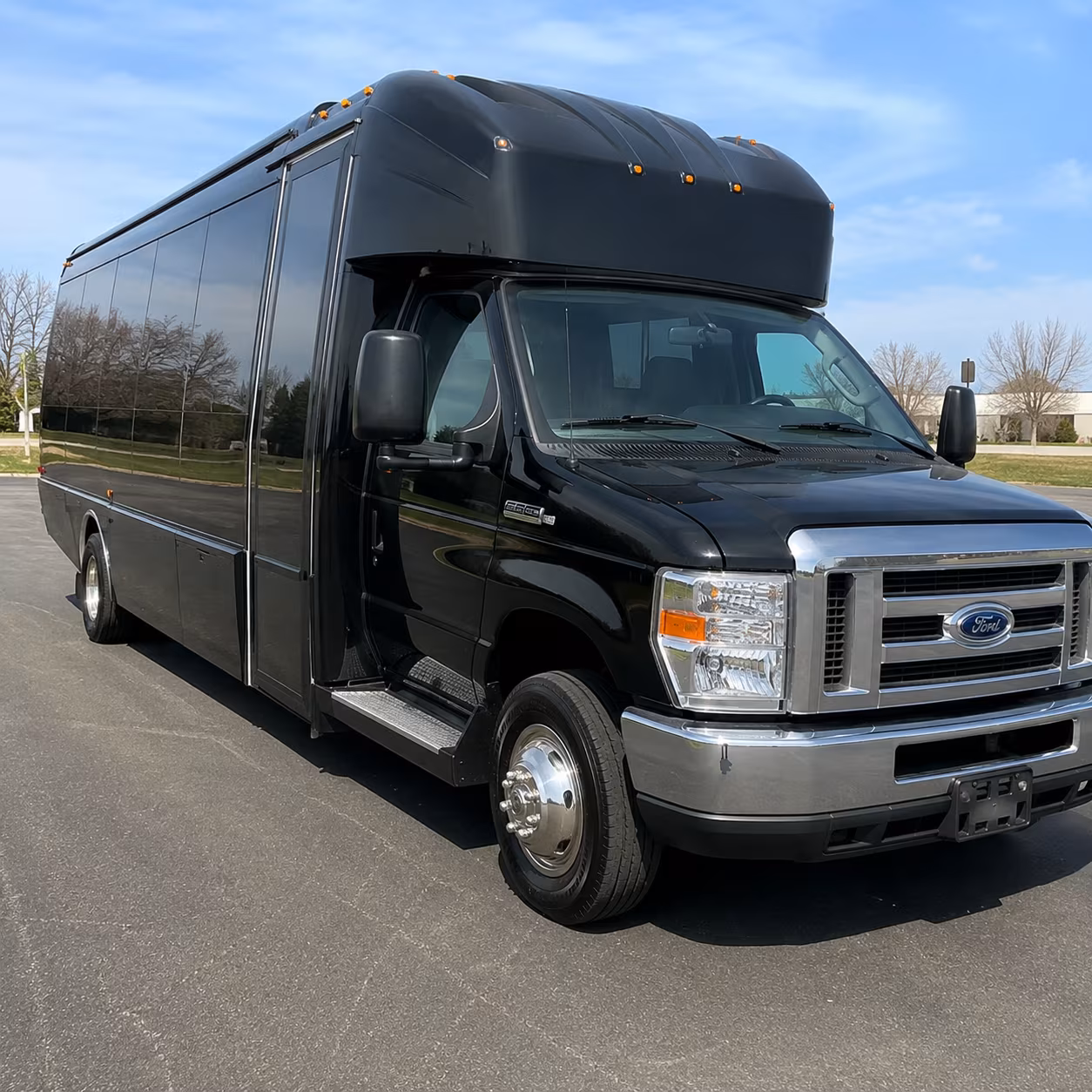 large scale bus shuttles for knoxville corporate events and team outings